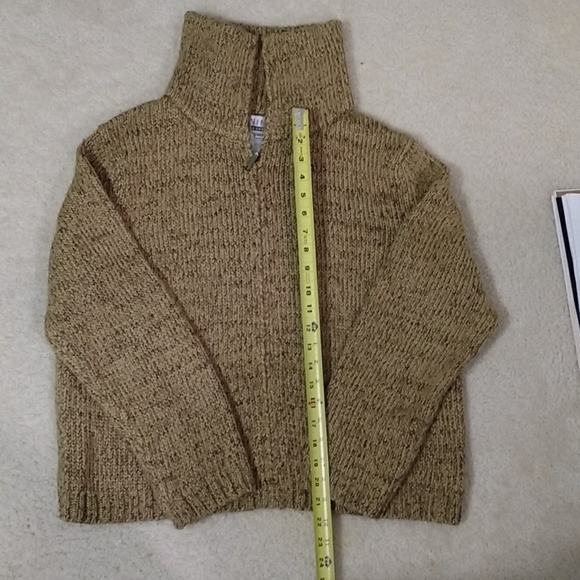 Brown turtleneck sweater - Picture 3 of 5